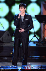 高清组图：金秀贤获大众文化奖 EXO-K等热唱助阵