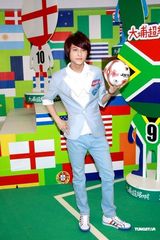 高清组图：棒棒堂王子小杰毛弟与歌迷观赏世界杯