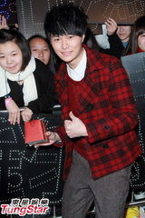 组图：吴卓羲钟嘉欣等助阵新星争霸战