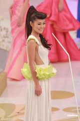 组图：2012港姐竞选现场 10位佳丽礼服亮相