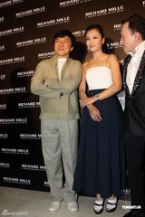 高清组图：刘涛秀白皙香肩 和成龙、F1车手同台