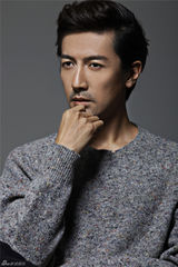 组图：张鲁一时尚写真彰显颓男胡茬魅力