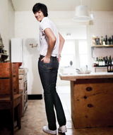 高清组图：李民浩文彩苑代言 亲密恩爱阳光活力