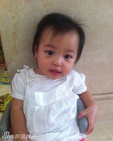 组图：赵薇爱女小四月成长记录 撒娇卖萌惹人爱