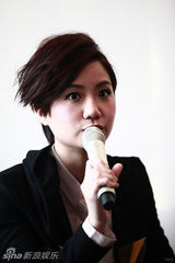 组图：卢凯彤新碟发布会在京举行 田原现身助阵