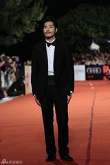 高清组图：金马奖红毯精选 男星西装革履潇洒比帅
