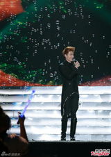 组图：容祖儿刘浩龙同台相亮 林峰否认同居