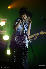 组图：糖兄妹转变风格开唱 暑假将推出新专辑