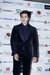 独家高清：李玹雨郑宇等亮相亚洲模特颁奖典礼