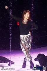 组图：SM巡演SJ少时等火辣劲爆 现场玩变装