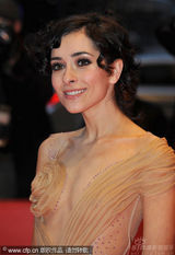 幻灯图集：《在路上》首映变庆生会 主席热拥导演