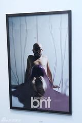 组图：韩时装设计师李尚峰办个人裸体艺术展