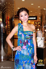 幻灯图：周丽淇力挺阿Sa 不相信其与已婚者拍拖