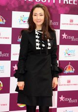 高清组图：宋承宪崔智友rain等出席乐天纪念仪式