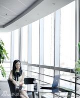 组图：涉薄案央视才女主播姜丰生活照曝光