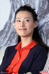 组图：梁洛施减肥复出拍新片 谈李泽楷显尴尬