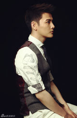 组图：孙坚写真变身时尚复古型男