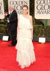 高清组图：阿曼达-皮特薄纱蛋糕裙演绎纯美森系