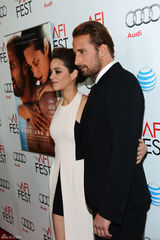 组图：《锈与骨》好莱坞首映 玛丽昂白裙美艳动人