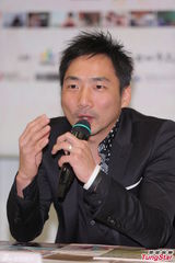 组图：五月天石头演戏上瘾 欲挑战同性恋角色