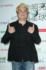 组图：郑元畅挑战多重人格 拖张钧甯“下水”