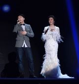 组图：群星献唱中歌榜 韩庚潘玮柏劲歌热舞