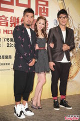 组图：杨千霈自由发挥将主持金曲星光