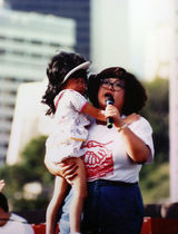 组图：沈殿霞逝世五周年 经典旧照忆肥肥