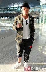 组图：韩星朴率美加入《丛林法则》赶赴亚马逊