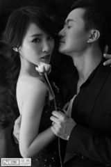 组图：谢楠黑裙神秘诱惑 与吴京亲密相拥