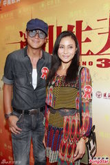 组图：《逃出生天》首映 李心洁称做好当妈准备