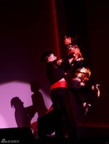 组图：李宇春北京开唱 歌迷高喊你好漂亮