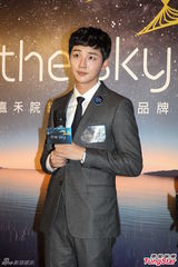 组图：尹施允望进军中国 与允儿亲热无惧李升基