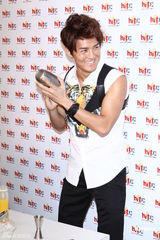 组图：吴克群赞徐若瑄身材 澄清与何超莲只是朋友