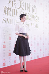 组图：高圆圆许晴粉嫩扮靓 频撩发优雅