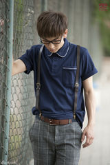 组图：谭杰希曝最新宣传写真 学生装扮小清新