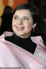 《大器晚成》首映 伊莎贝拉获电影节主席扶肩支持