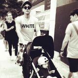 组图：谁是超级星爸潜力股？萌宝宝融化硬汉