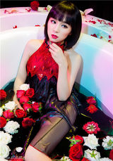 组图：习雪魅惑写真尽显高贵大气