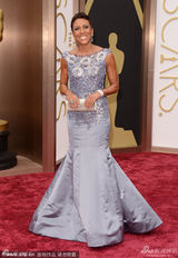 组图：86届奥斯卡红毯春风荡漾 女星争艳出高招