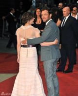 组图：《安娜-卡列琳娜》首映 凯拉与裘德-洛现身