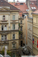 组图：《碟中谍4》阿汤哥半裸吊钢丝变空中飞人