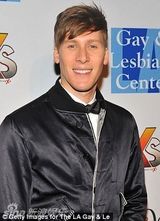 汤姆戴利疑交往奥斯卡获奖编剧 买咖啡被拍(图)