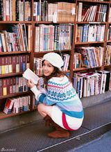 高组图：前超女陈怡日本拍写真 比基尼制服齐上阵