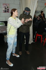 组图：《女警爱作战》开播 谢天华周丽淇造势