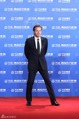 组图：万达百米红毯第二秀 梁朝伟赵薇众星百态