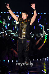 组图：Rain首尔演唱会华丽开唱 入伍前最后一场