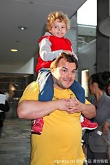 组图：父爱大过天 盘点明星奶爸精彩瞬间