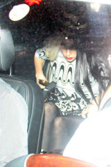 组图：Lady gaga抵台低调亲民 为等候粉丝订汉堡