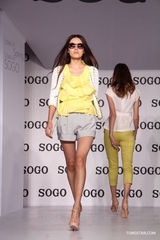 组图：时尚篇春夏服装汇演 张彤吴妍君周莹走秀